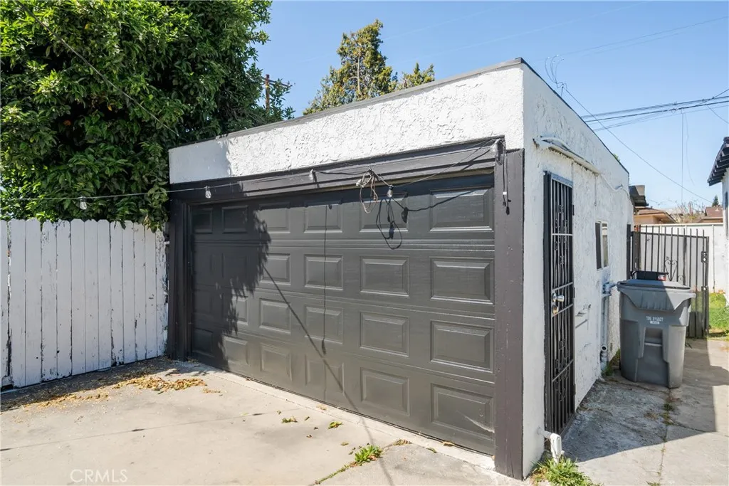 11001 Duncan Avenue, Lynwood, California 90262 home-pic-16